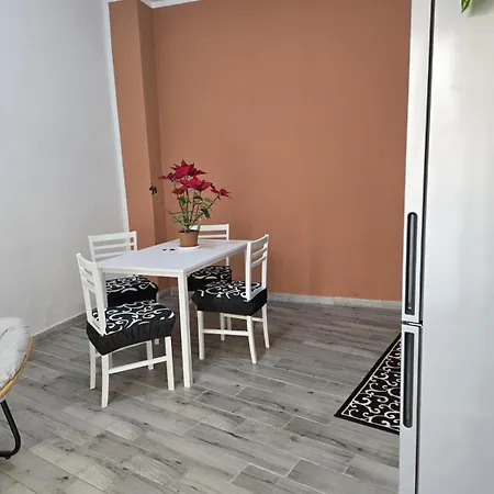 Isabel House Πανσιόν